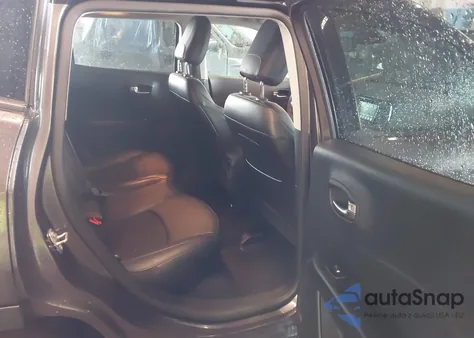 2021 Jeep Compass Altitude 4X4 z USA, uszkodzony, nr VIN 3C4NJDBB3MT526057